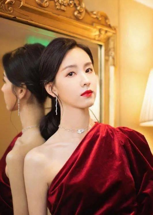 娱乐吃瓜女星牺牲,揭秘吃瓜女星背后的辛酸历程  第3张